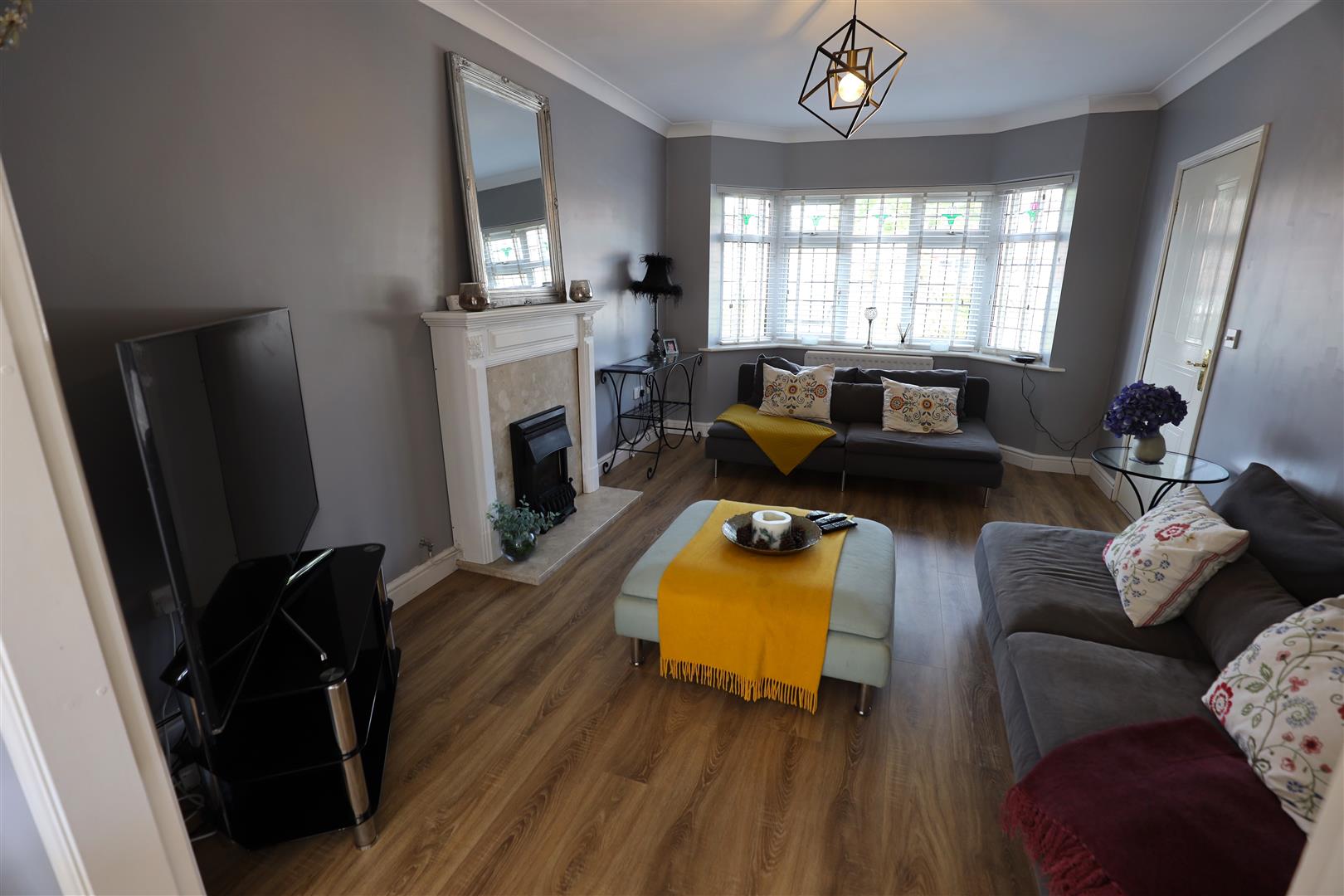 9 Clos Brenin, Brynsadler, CF72 9GA